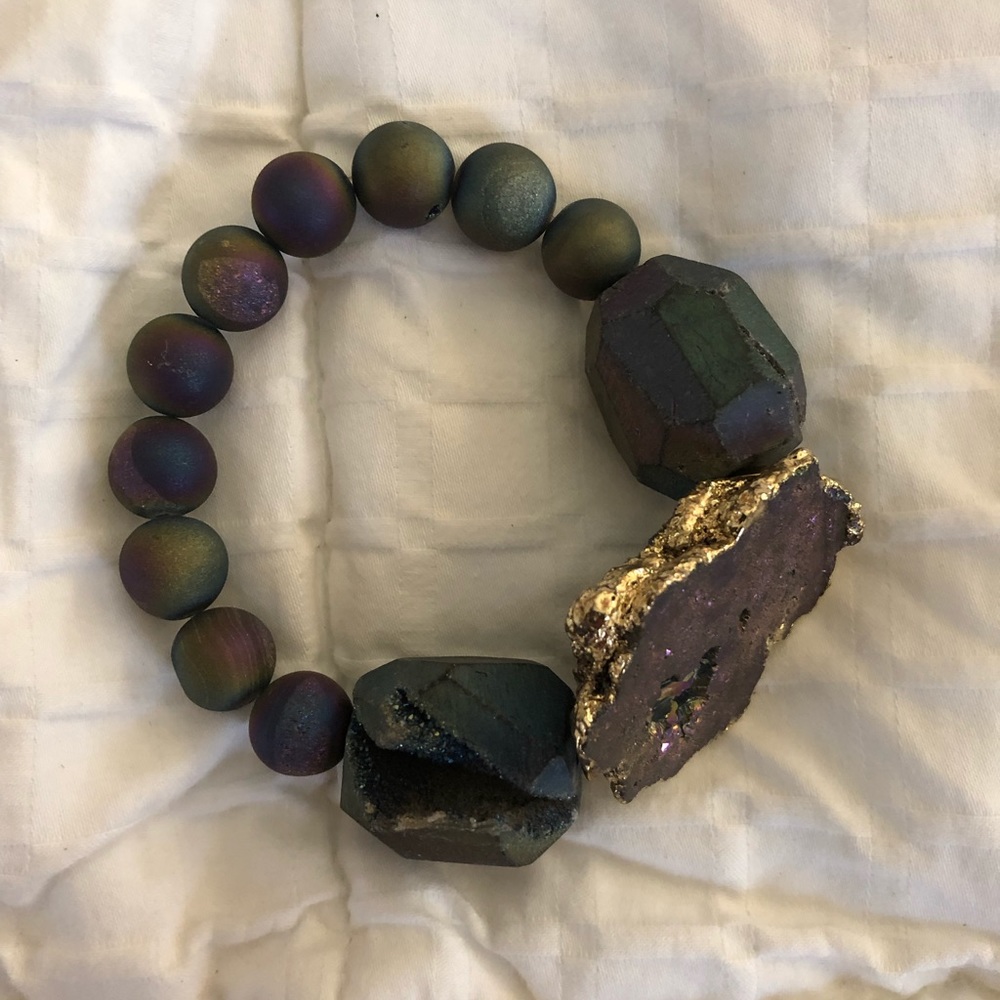 Stretch bracelet with charm